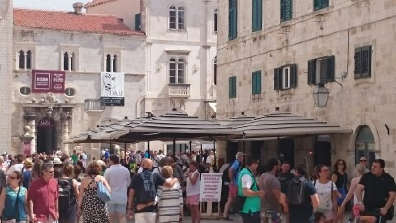 HUROM JUICE CAFE  CELE BAR STRADUN DUBROVNIK